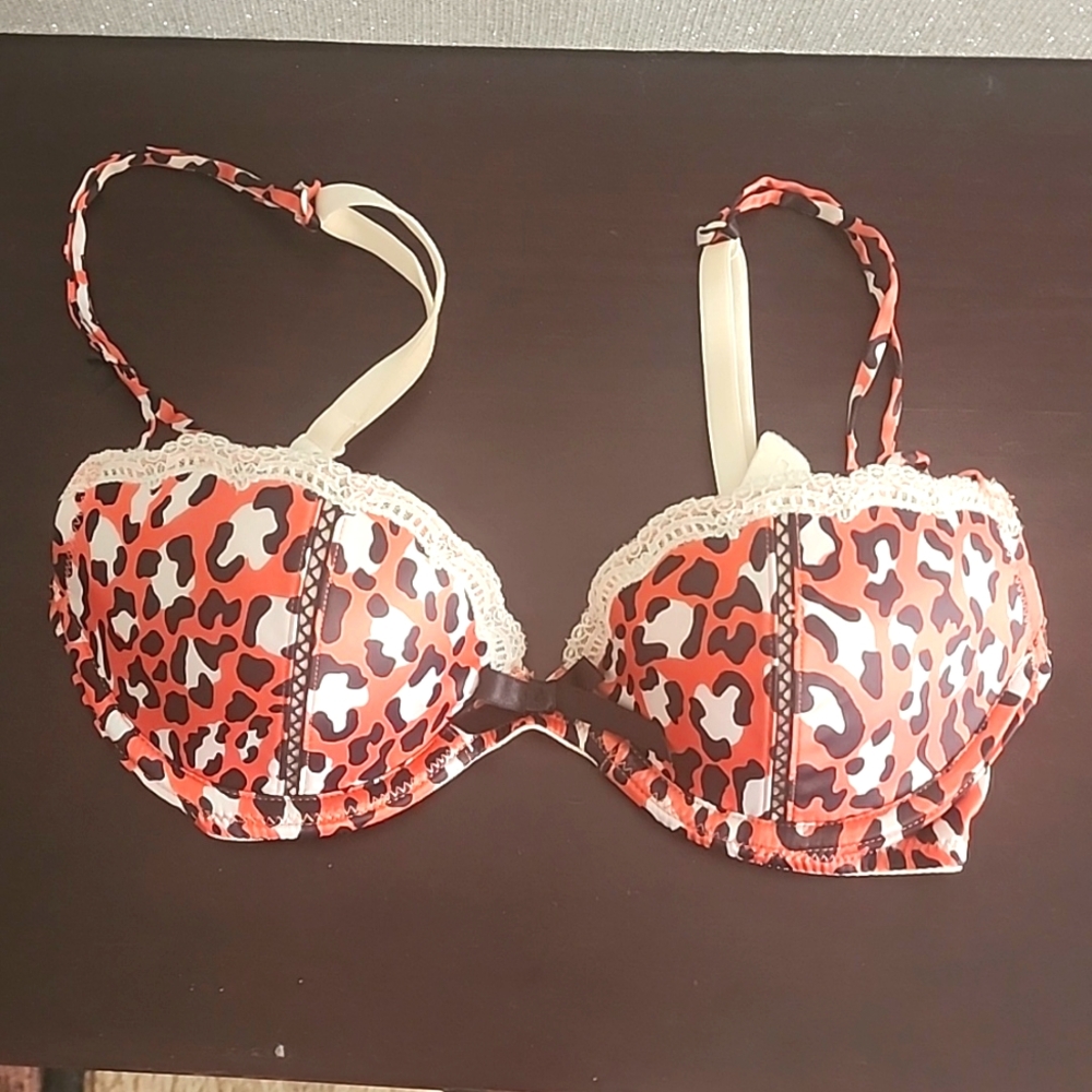 Victoria's Secret Sexy Little Things 32c bra